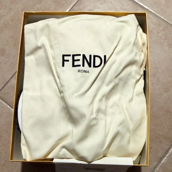 Fendi Silver High-Top Sneaker Label Artwork - Picture 6 of 7